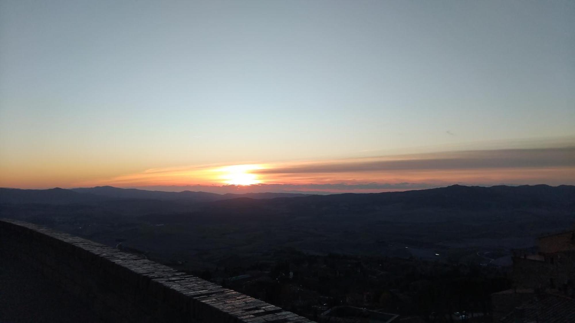 Appartamento Il Mandorlo Nel Centro Di Volterra Exterior foto